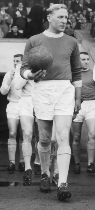 Framed Print : Bert Trautmann leads out the combined Manchester City and Manchester United team against