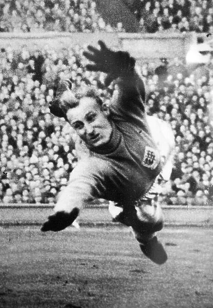 Bert Williams former Wolverhampton Wanderers and England goalkeeper who played during the 1950s. OPS Bert Williams playing for England circa. 1950