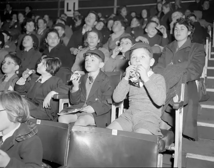 Framed Print : Bertram Mills Circus Audience Dec 1952 Children cover their faces with their food