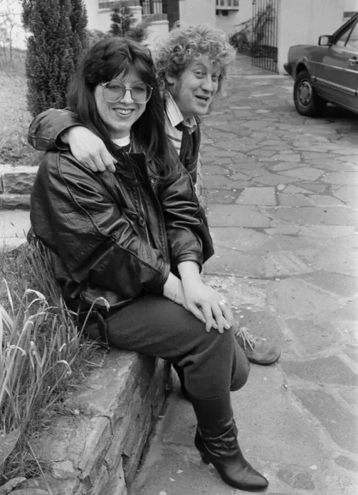 Framed Print : Still the very best of friends, Noddy Holder and his wife Leandra at the luxury home they Framed Print : Still the very best of friends, Noddy Holder and his wife Leandra at the luxury home they