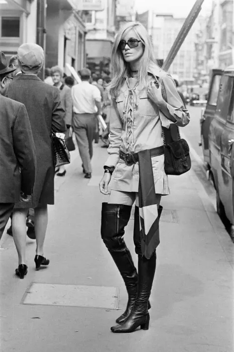 Framed Print : Betty Catroux, model and muse of Yves Saint Laurent pictured outside his first London Framed Print : Betty Catroux, model and muse of Yves Saint Laurent pictured outside his first London