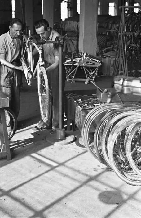 Framed Print : Bicycles being assembled on the production line at the Bianchi factory in Milan Framed Print : Bicycles being assembled on the production line at the Bianchi factory in Milan