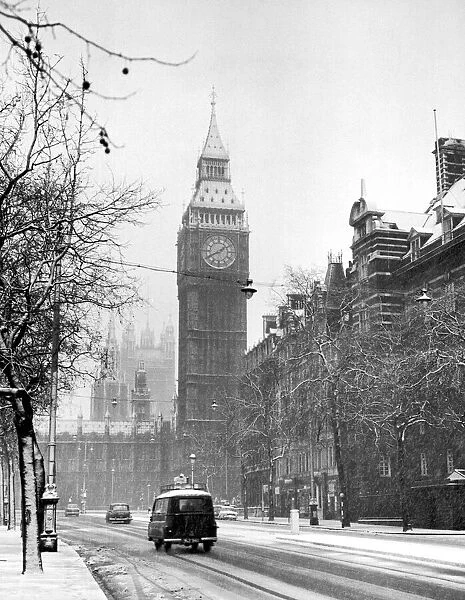 Big Ben behind the times. Big Ben suffered from the weather when it began chimming ten