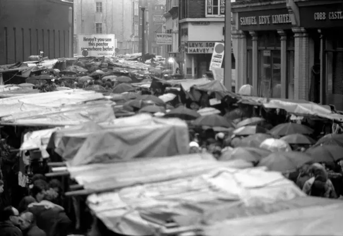 Framed Print : Last of the big spenders at Petticoat Lane. The scene in Petticoat Lane