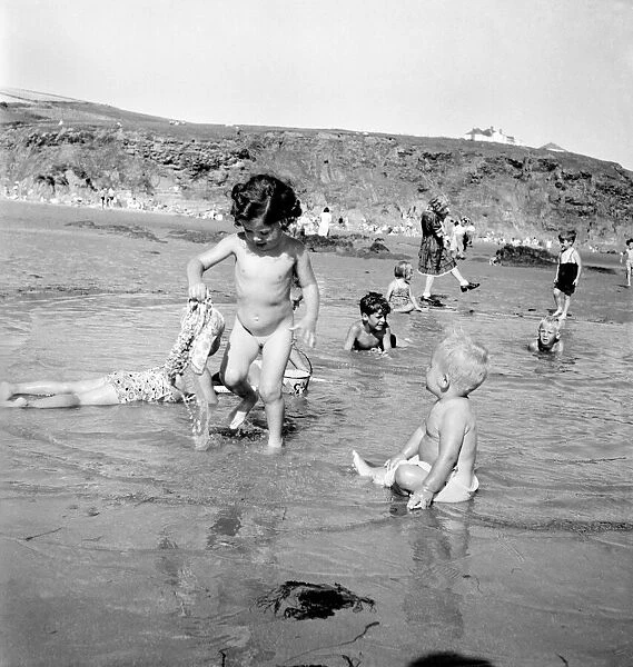 Bigbury Beach, S. Devon. August 1952 C4251-001