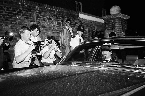 Billy Connolly arriving at Prince Andrews stag party. 15th July 1986