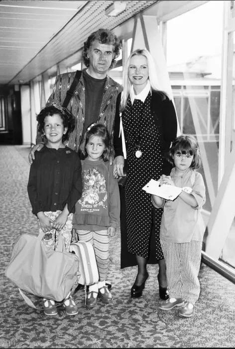 Framed Print : Billy Connolly Comedian leaving Heathrow for Los Angeles with his wife Pamela Stephenson Framed Print : Billy Connolly Comedian leaving Heathrow for Los Angeles with his wife Pamela Stephenson