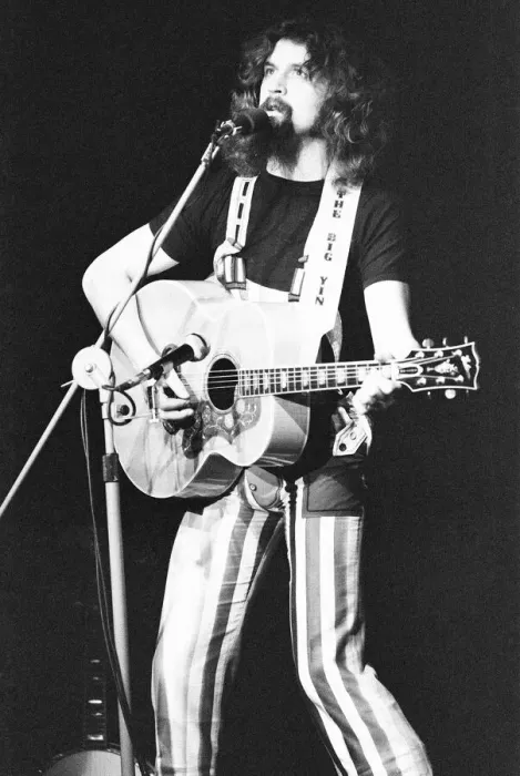 Framed Print : Billy Connolly in concert, performing on stage at Durham University, Durham