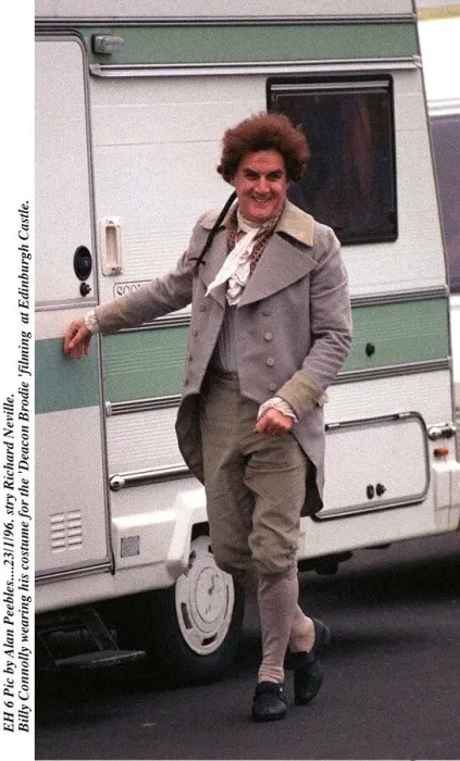 Framed Print : Billy Connolly in period costume for filming of Deacon Brodie at Edinburgh Castle wig Framed Print : Billy Connolly in period costume for filming of Deacon Brodie at Edinburgh Castle wig