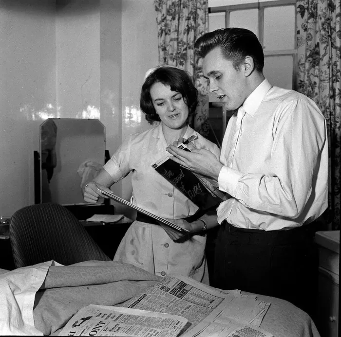 Framed Print : Billy Fury pop singer who collapsed after a show photographed at the London Clinic today Framed Print : Billy Fury pop singer who collapsed after a show photographed at the London Clinic today