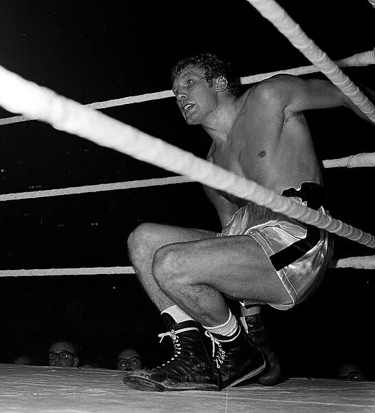 Billy Walker knocked to the ground by Eduardo Corletti 1965