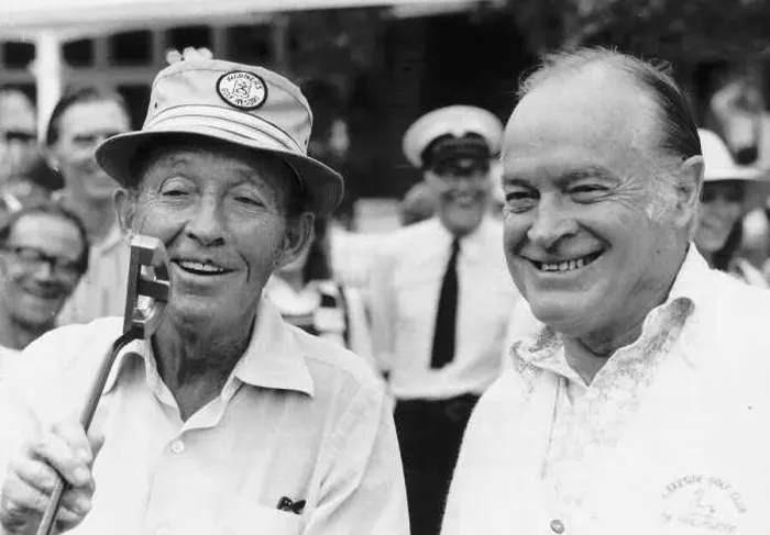  : Bing Crosby and Bob Hope - August 1975 Bing Crosby Singer with Bob Hope