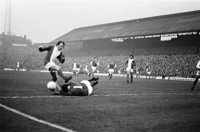 Framed Print : Birmingham City 1-1 Arsenal, league match at St Andrews, Saturday 23rd December 1972 Framed Print : Birmingham City 1-1 Arsenal, league match at St Andrews, Saturday 23rd December 1972