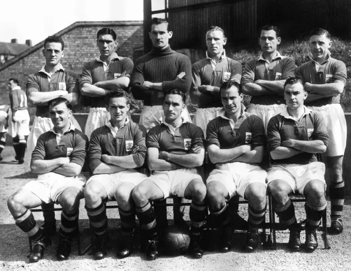 Framed Print : Birmingham City team line up, 16th September 1948. Back row: Green, Duckhouse, Merrick Framed Print : Birmingham City team line up, 16th September 1948. Back row: Green, Duckhouse, Merrick