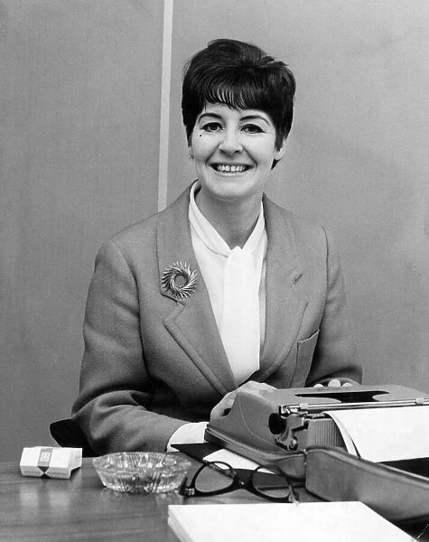 Birmingham Mail fashion editor Barbara Henderson. April 1967