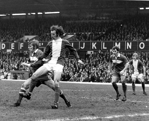 Birminghams Bob Hatton (centre) in action with Middlesbrough