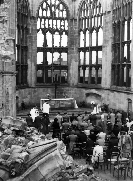 Framed Print : The Bishop of Coventry taking the Eight O Clock Holy Communion service in the ruins Framed Print : The Bishop of Coventry taking the Eight O Clock Holy Communion service in the ruins