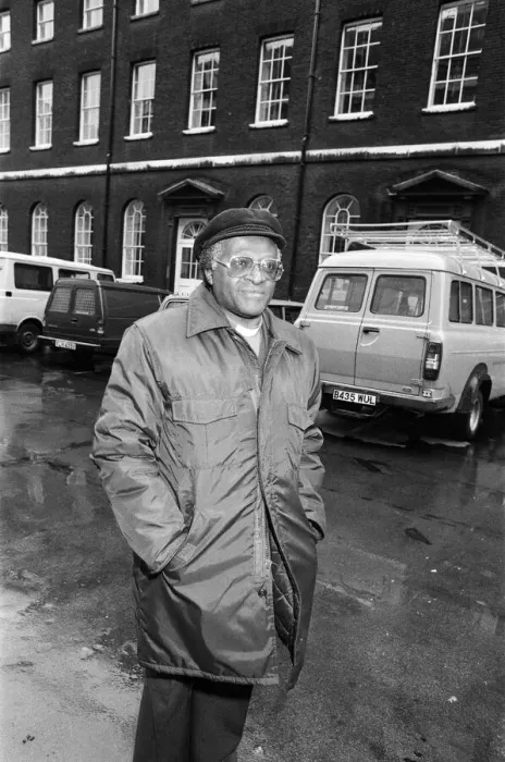 Framed Print : Bishop Desmond Tutu arriving at Kings College for a press conference Framed Print : Bishop Desmond Tutu arriving at Kings College for a press conference