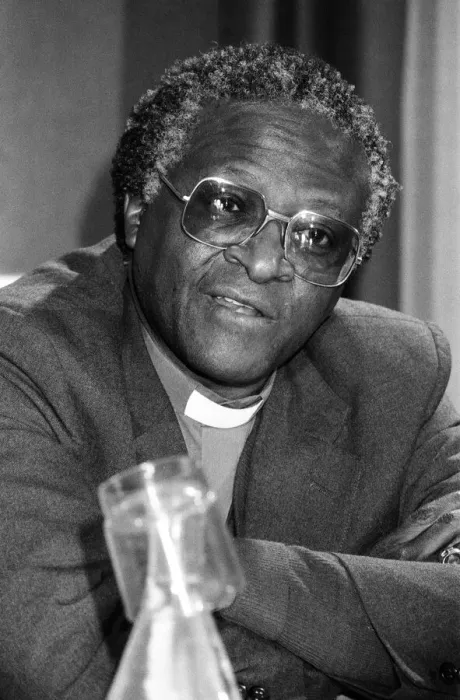 Framed Print : Bishop Desmond Tutu at Kings College during a press conference