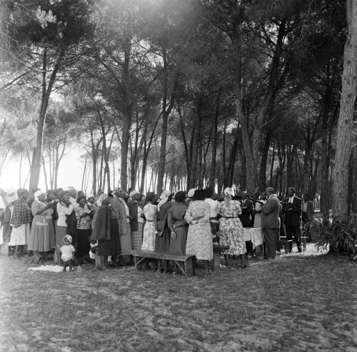Framed Print : Black Communities in Cape Town, South Africa, 28th January 1955 Framed Print : Black Communities in Cape Town, South Africa, 28th January 1955