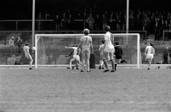 Framed Print : Blackburn Rovers 4 v. Newcastle United 1. Division 1 Football. May 1982 MF07-08-060