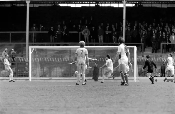 Framed Print : Blackburn Rovers 4 v. Newcastle United 1. Division 1 Football. May 1982 MF07-08-059 Framed Print : Blackburn Rovers 4 v. Newcastle United 1. Division 1 Football. May 1982 MF07-08-059