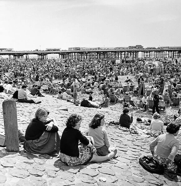 Blackpool beach, the crowded beach at Blackpool central, Lancashire