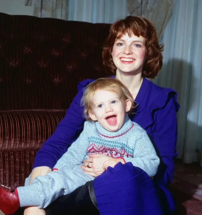 Framed Print : Blair Brown actress November 1983 with son child Framed Print : Blair Brown actress November 1983 with son child