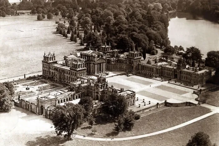 Framed Print : Blenheim Palace, Oxfordshire, August 1920 29 / 08 / 1920 Framed Print : Blenheim Palace, Oxfordshire, August 1920 29 / 08 / 1920