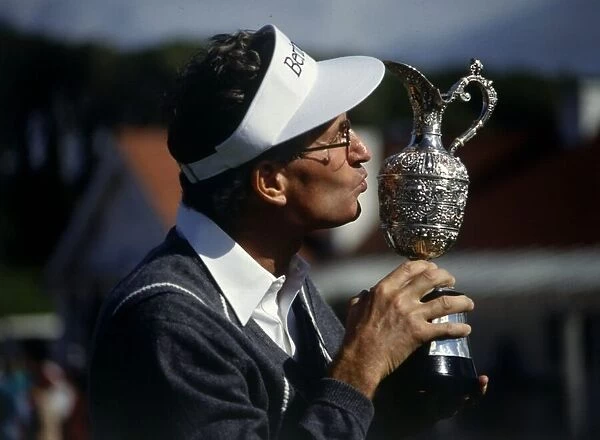 Bob Charles golfer kissing British Open trophy July 1989