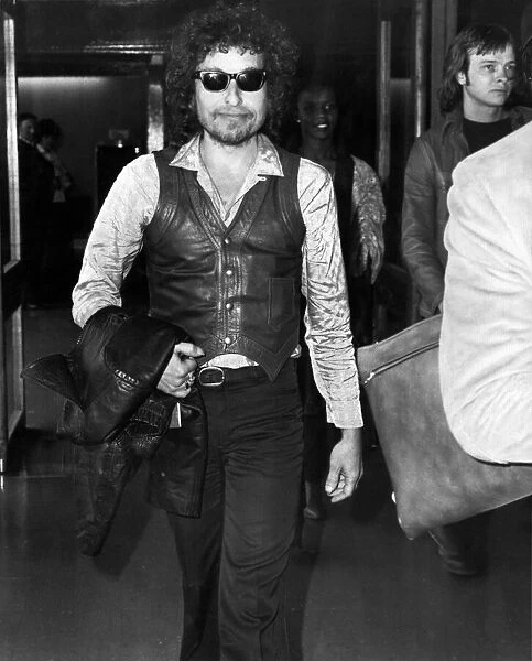 Bob Dylan at London airport. 17th July 1978