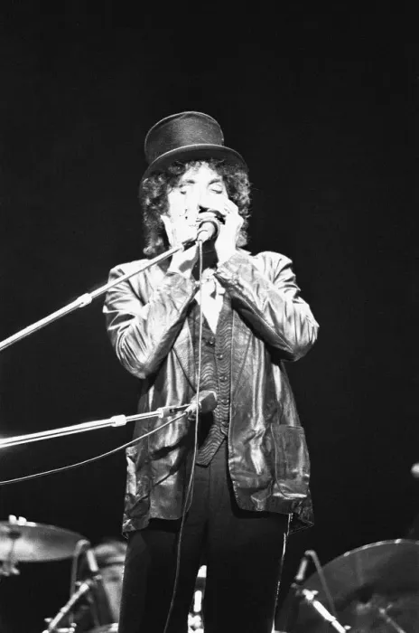 Framed Print : Bob Dylan seen here performing on stage at The Picnic concert at Blackbushe Aerodrome Framed Print : Bob Dylan seen here performing on stage at The Picnic concert at Blackbushe Aerodrome