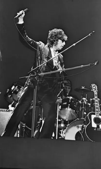 Framed Print : Bob Dylan seen here performing on stage at The Picnic concert at Blackbushe Aerodrome Framed Print : Bob Dylan seen here performing on stage at The Picnic concert at Blackbushe Aerodrome