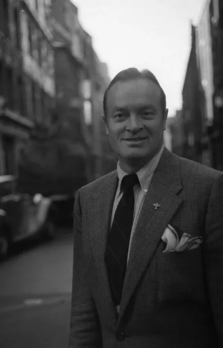 Framed Print : Bob Hope London 1952 Born 29 / 05 / 1903. Vaudville comedian Framed Print : Bob Hope London 1952 Born 29 / 05 / 1903. Vaudville comedian