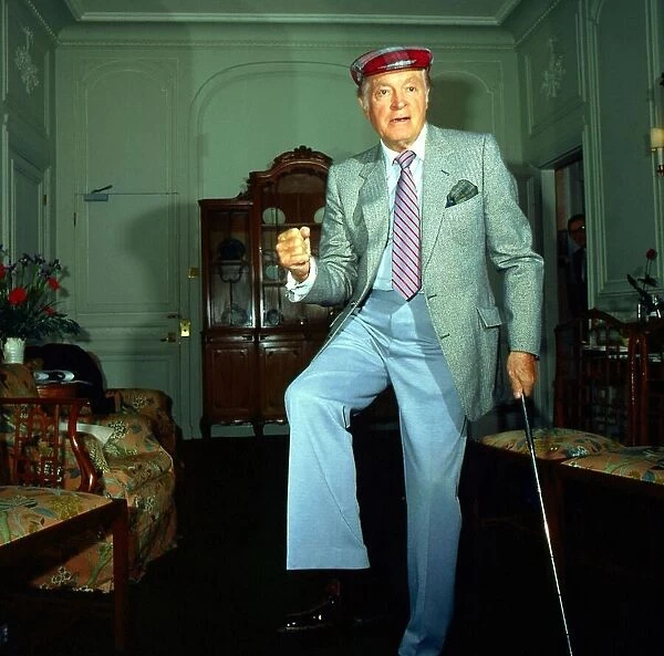 Bob Hope playing golf in hotel October 1984