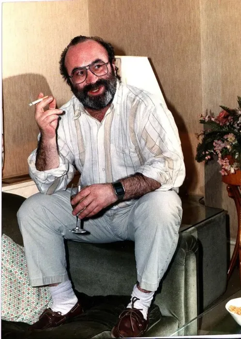 Framed Print : Bob Hoskins British Film actor - May 1988 Framed Print : Bob Hoskins British Film actor - May 1988