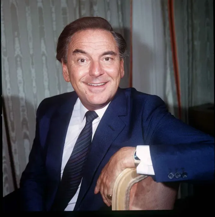 Framed Print : Bob Monkhouse Comedian Actor - April 1988 DBASE MSI Framed Print : Bob Monkhouse Comedian Actor - April 1988 DBASE MSI