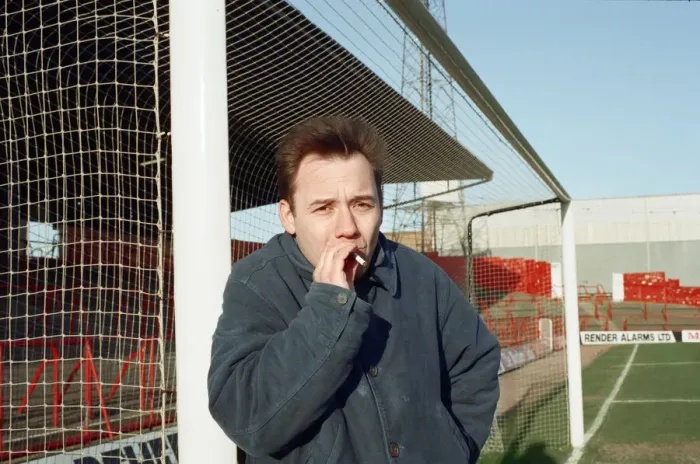 Framed Print : Bob Mortimer at Ayresome Park, Middlesbrough F. Cs football ground. Circa 1994 Framed Print : Bob Mortimer at Ayresome Park, Middlesbrough F. Cs football ground. Circa 1994