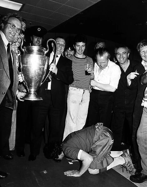 Bob Paisley Liverpool manager May 1978 with the European Cup with supporters