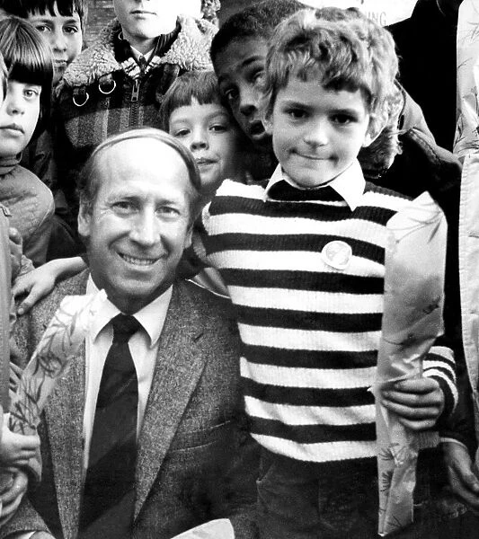 Bobby Charlton gave away hundreds of bunches of daffodils to youngsters for Mother