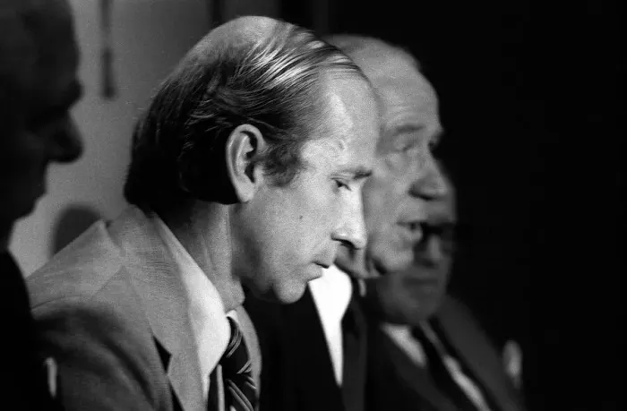 Framed Print : Bobby Charlton looks sad as he announces hi retirement from Manchester United