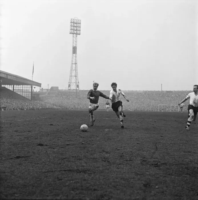Framed Print : Bobby Charlton, pictured during the Bolton Wanderers verses Manchester United match