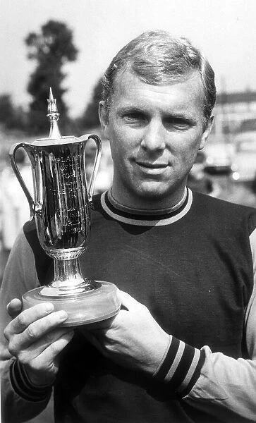 Bobby Moore Football Player - Aug 1966 with player of the Year Trophy Mirrorpix