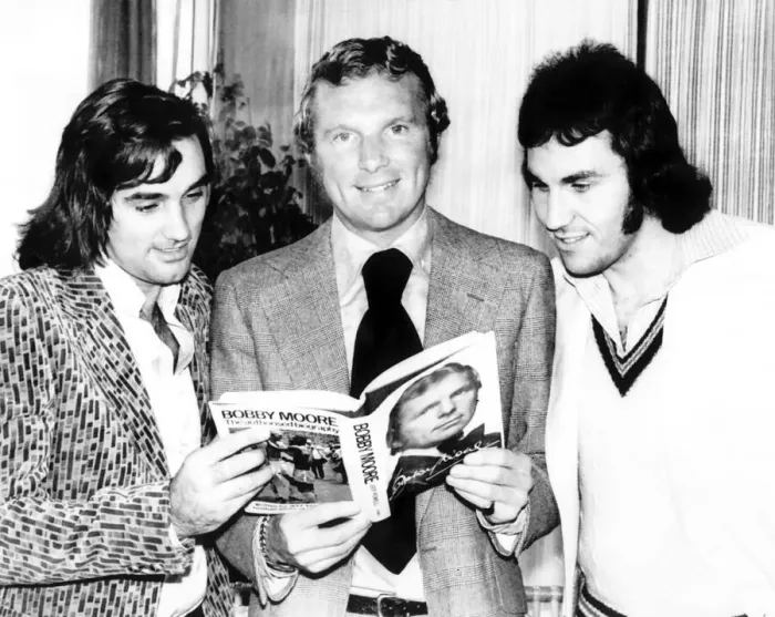 Framed Print : Bobby Moore with George Best and Gerry Francis at the launch of his book called Framed Print : Bobby Moore with George Best and Gerry Francis at the launch of his book called