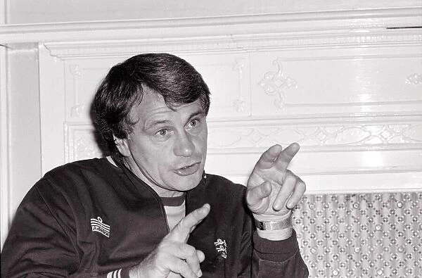 Bobby Robson England manager September 1982. Gestures with his hands fingers