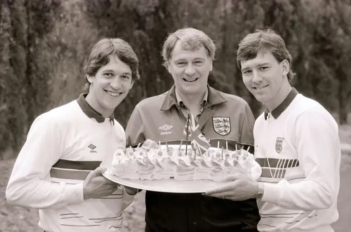 Framed Print : Bobby Robson - February 1987 England Football Manager with Players Gary Framed Print : Bobby Robson - February 1987 England Football Manager with Players Gary