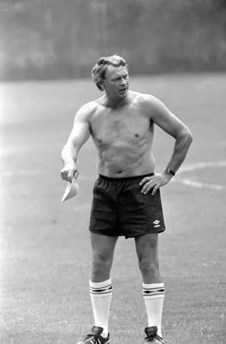 Framed Print : Bobby Robson - June 1986 England manager seen bare chested on the training ground
