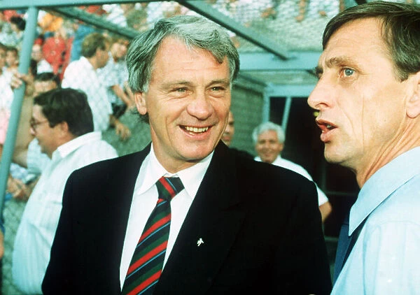 Bobby Robson, manager of PSV Eindhoven with Dutch legend