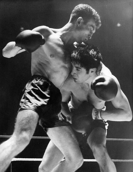 Bobby Ros and Willie Toweel in action during their Lightweight match at King