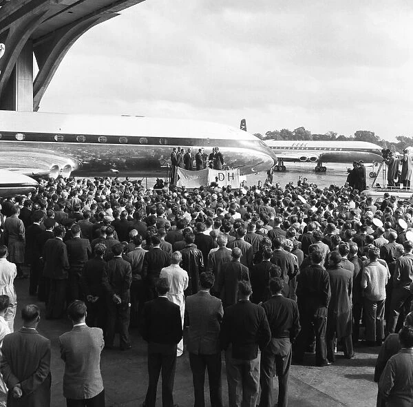 BOCA receive their delivery of their first Comet IV from De Havilland